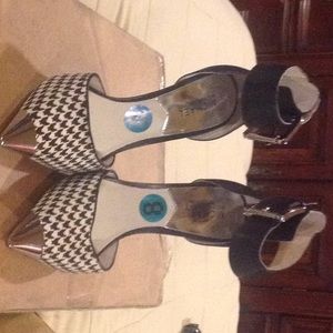 Michael Kors Houndstooth  with Silver heels size 8